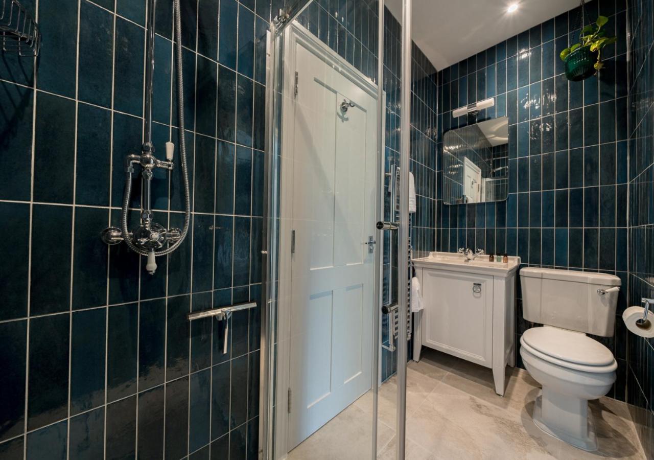 Premium Designer 4 Bedroom In Clifton - 3 Bathrooms & Cinema Ferienhaus