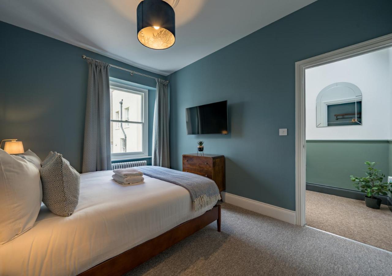 Premium Designer 4 Bedroom In Clifton - 3 Bathrooms & Cinema Ferienhaus
