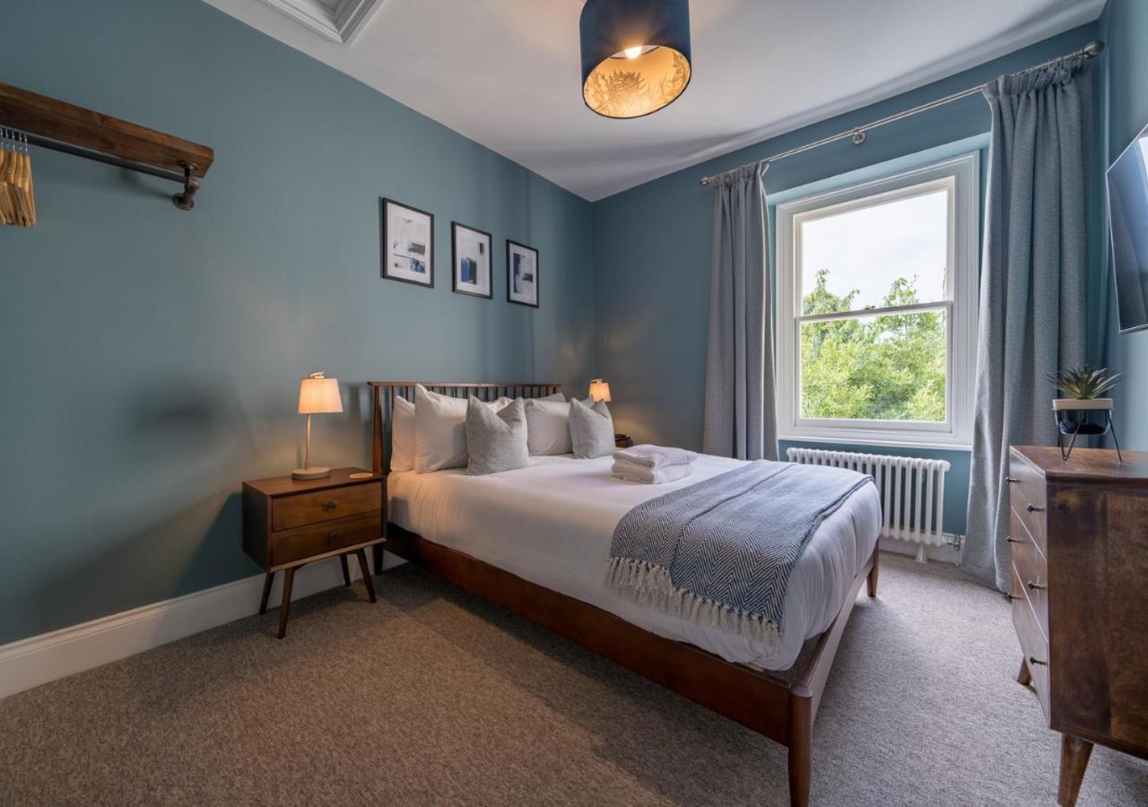 Premium Designer 4 Bedroom In Clifton - 3 Bathrooms & Cinema Ferienhaus *
